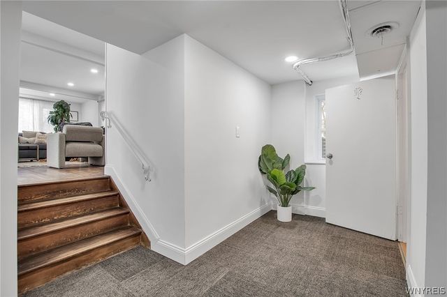 243 Lehn Springs Drive, Amherst, NY 14221