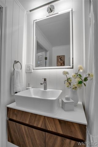 243 Lehn Springs Drive, Amherst, NY 14221