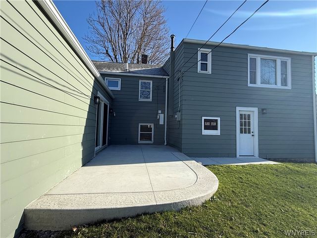 243 Lehn Springs Drive, Amherst, NY 14221