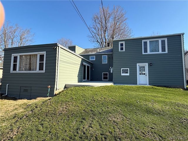 243 Lehn Springs Drive, Amherst, NY 14221