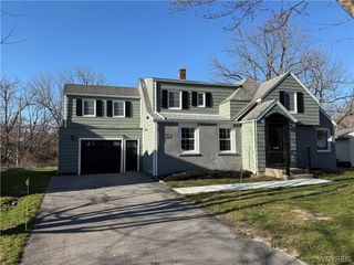 243 Lehn Springs Drive, Amherst, NY 14221