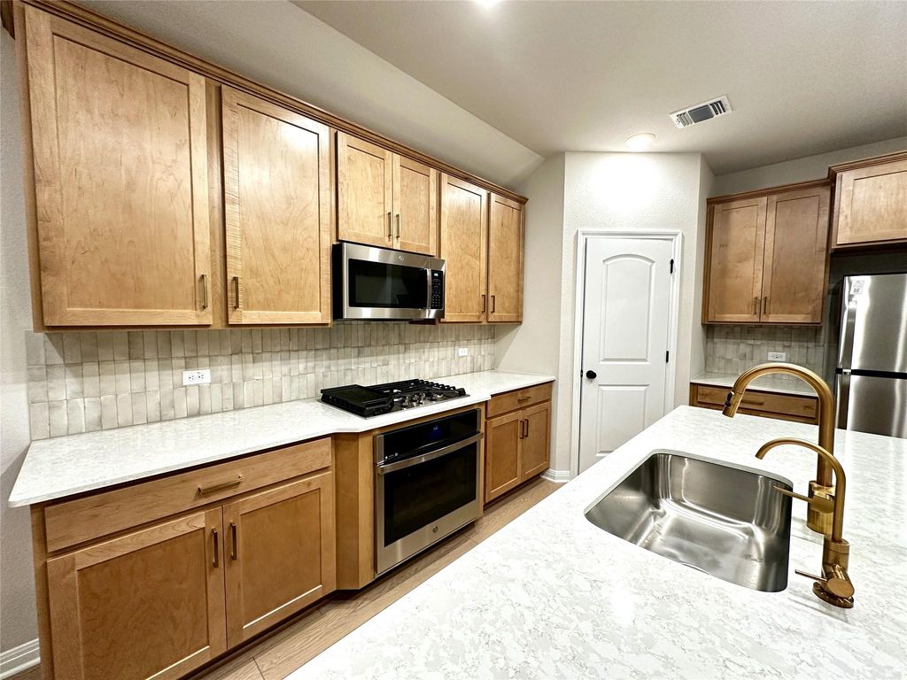 141 Rita Blanca BND, Bastrop, TX 78602