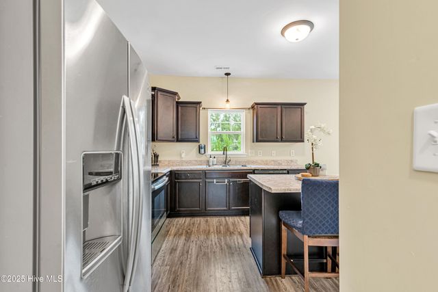 217 Holly Grove Court E, Jacksonville, NC 28540