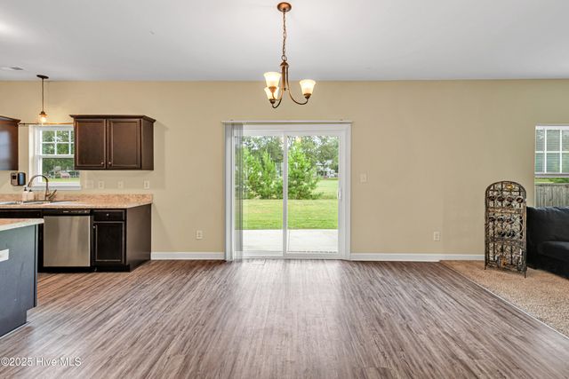 217 Holly Grove Court E, Jacksonville, NC 28540