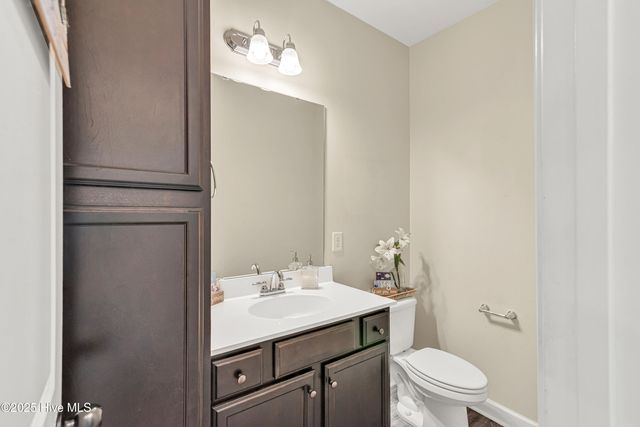 217 Holly Grove Court E, Jacksonville, NC 28540