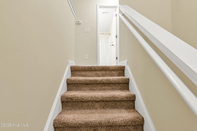 217 Holly Grove Court E, Jacksonville, NC 28540