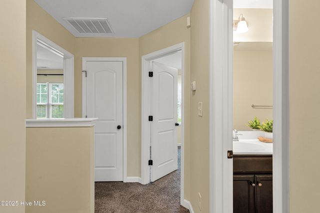 217 Holly Grove Court E, Jacksonville, NC 28540