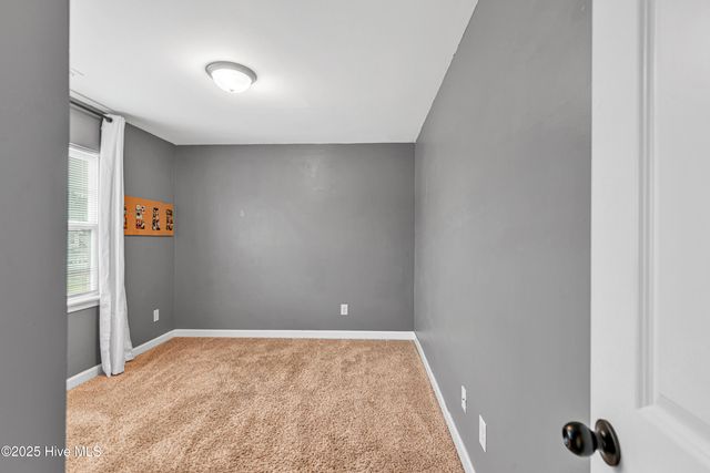 217 Holly Grove Court E, Jacksonville, NC 28540