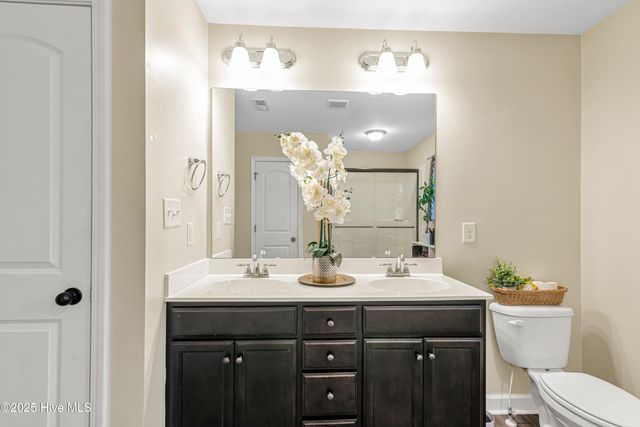 217 Holly Grove Court E, Jacksonville, NC 28540