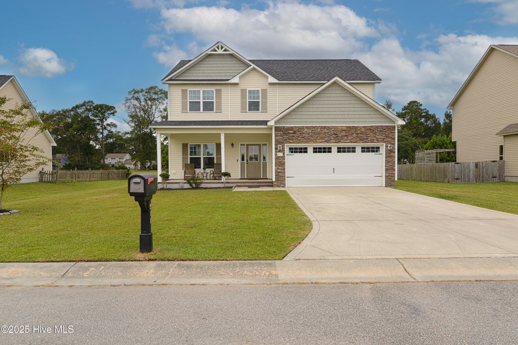 217 Holly Grove Court E, Jacksonville, NC 28540