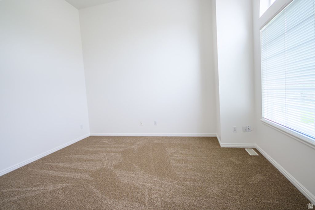 Image 22 of property listing at 960 E 3400 N, Layton, UT 84040