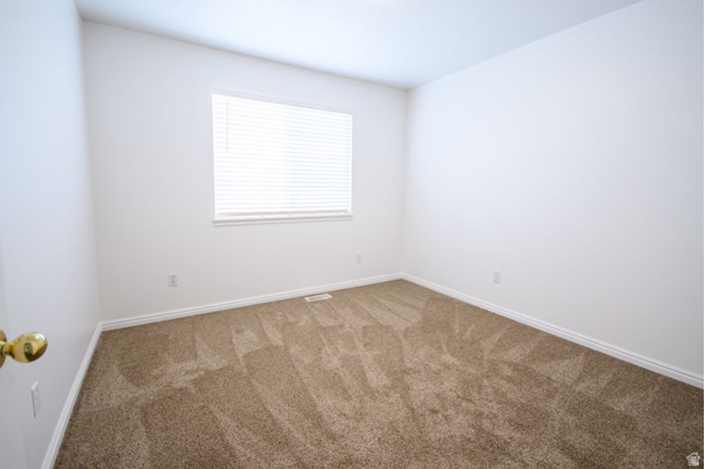 Image 24 of property listing at 960 E 3400 N, Layton, UT 84040