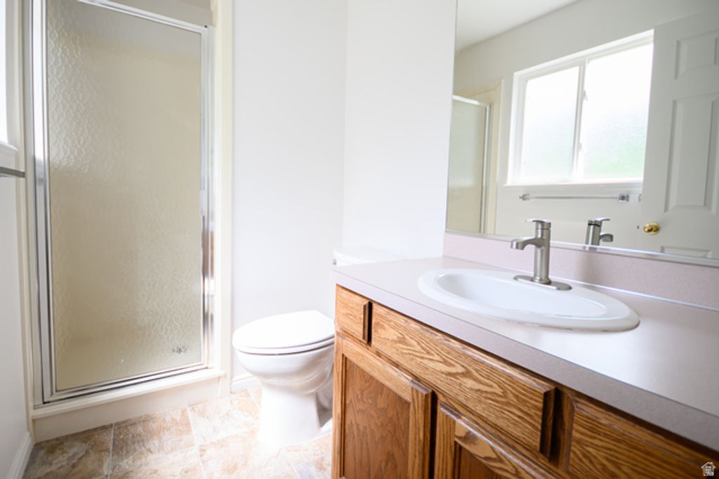Image 29 of property listing at 960 E 3400 N, Layton, UT 84040
