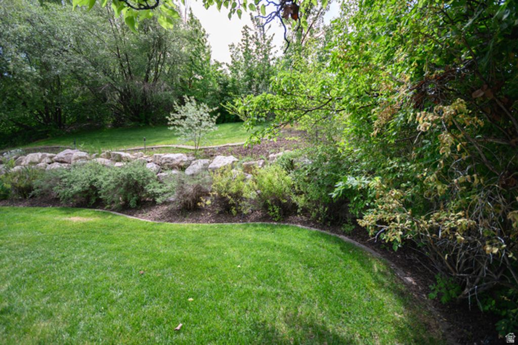 Image 33 of property listing at 960 E 3400 N, Layton, UT 84040
