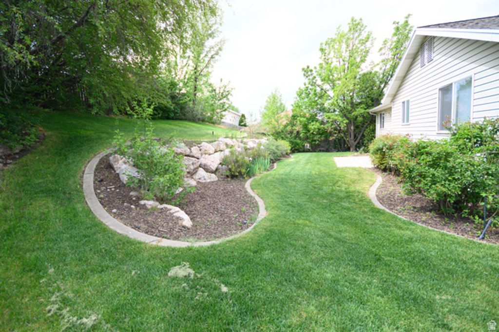 Image 34 of property listing at 960 E 3400 N, Layton, UT 84040