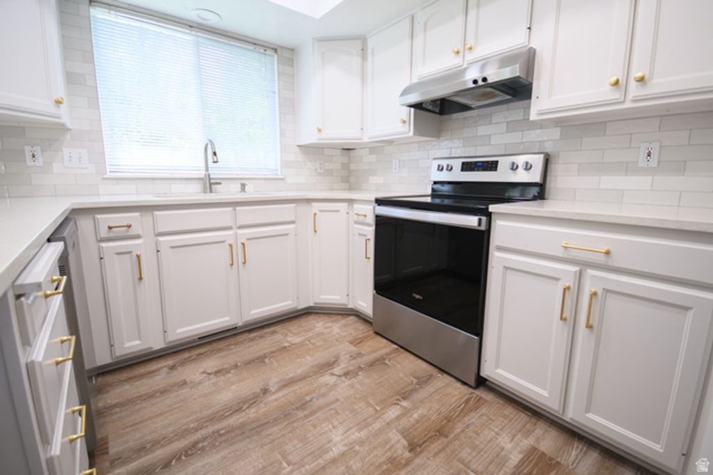 Image 9 of property listing at 960 E 3400 N, Layton, UT 84040