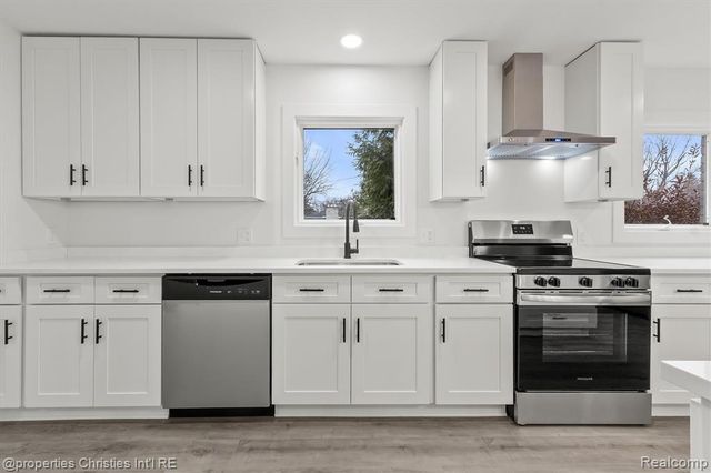 33355 Slocum Drive, Farmington, MI 48336