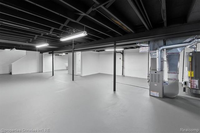 33355 Slocum Drive, Farmington, MI 48336