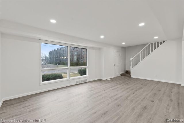 33355 Slocum Drive, Farmington, MI 48336