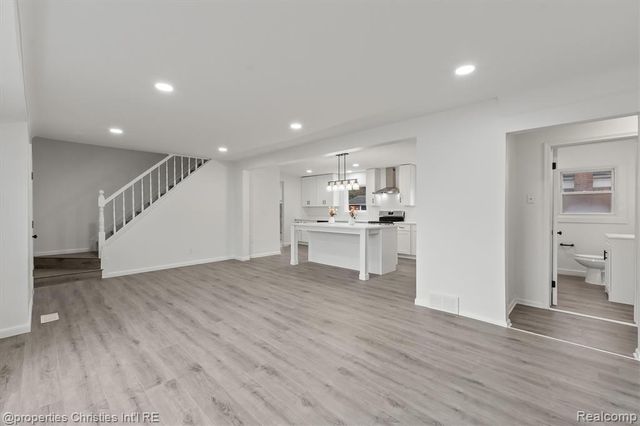 33355 Slocum Drive, Farmington, MI 48336