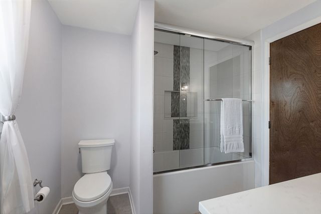 911 E Burr Oak Drive, Arlington Heights, IL 60004