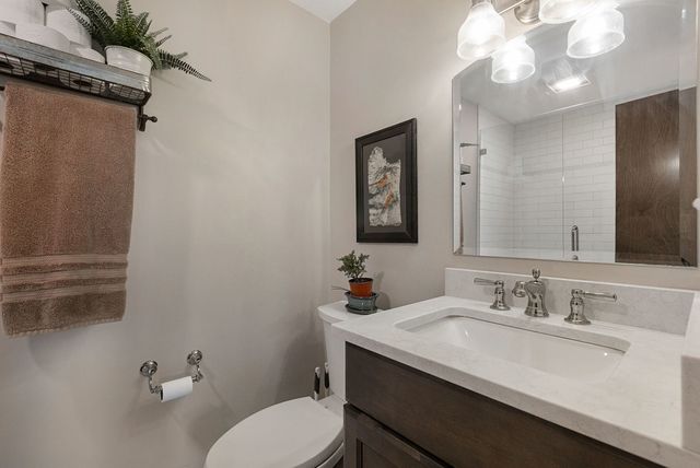 911 E Burr Oak Drive, Arlington Heights, IL 60004