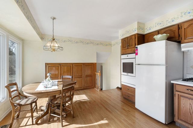 911 E Burr Oak Drive, Arlington Heights, IL 60004