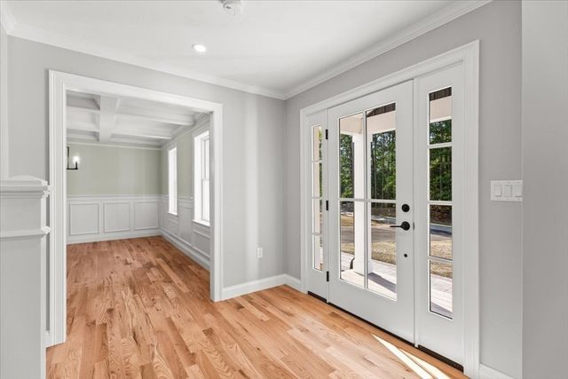 15 Elm Place, Hanson, MA 02341