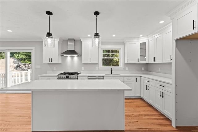 15 Elm Place, Hanson, MA 02341