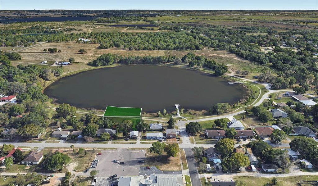 Image 11 of property listing at 0 E LAKE MENZIE BOULEVARD, Dundee, FL 33838