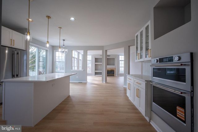 2373 WHITESTONE HILL CT, Falls Church, VA 22043