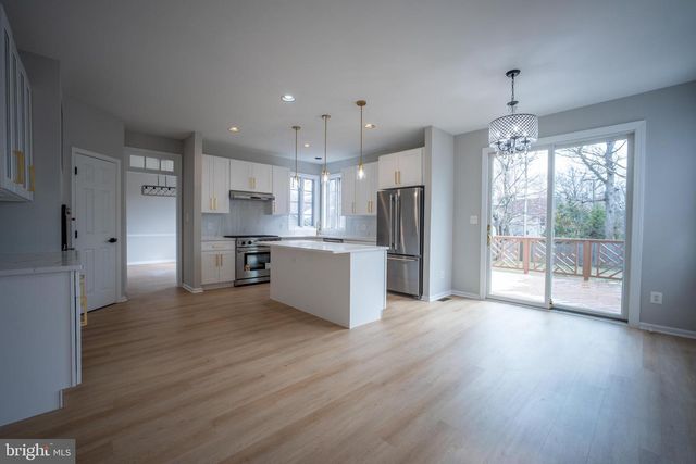 2373 WHITESTONE HILL CT, Falls Church, VA 22043