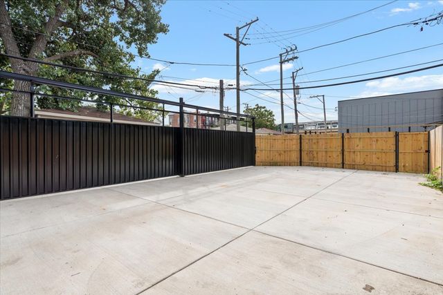 2821 W Walnut Street, Chicago, IL 60612