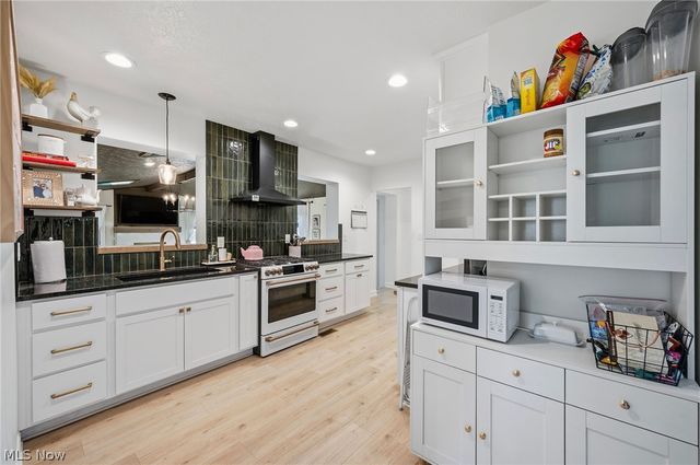 1791 E Sprague Road, Seven Hills, OH 44131