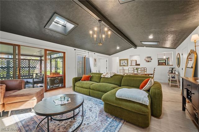1791 E Sprague Road, Seven Hills, OH 44131