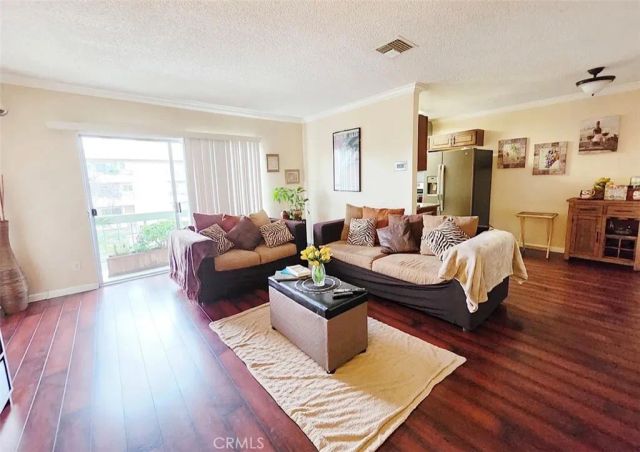 5055 Coldwater Canyon 205, Sherman Oaks, CA 91423