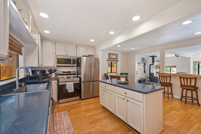 3959 Roosevelt Ave, Camino, CA 95709
