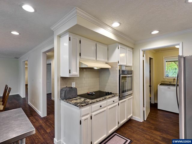 28502 S Highway 213, Molalla, OR 97038
