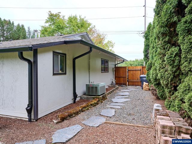 28502 S Highway 213, Molalla, OR 97038