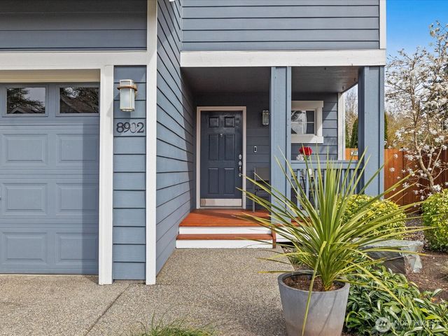 8902 NE 178th St, Bothell, WA 98011