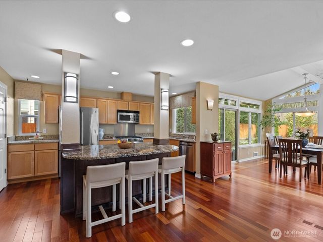 8902 NE 178th St, Bothell, WA 98011