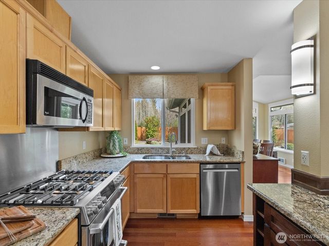 8902 NE 178th St, Bothell, WA 98011