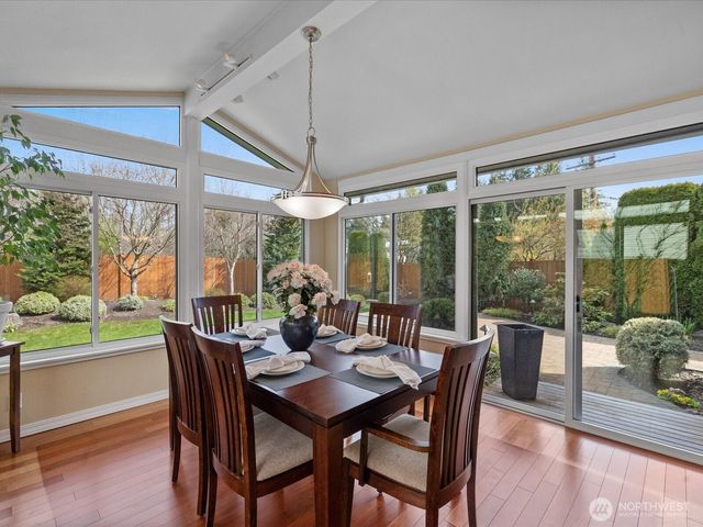 8902 NE 178th St, Bothell, WA 98011