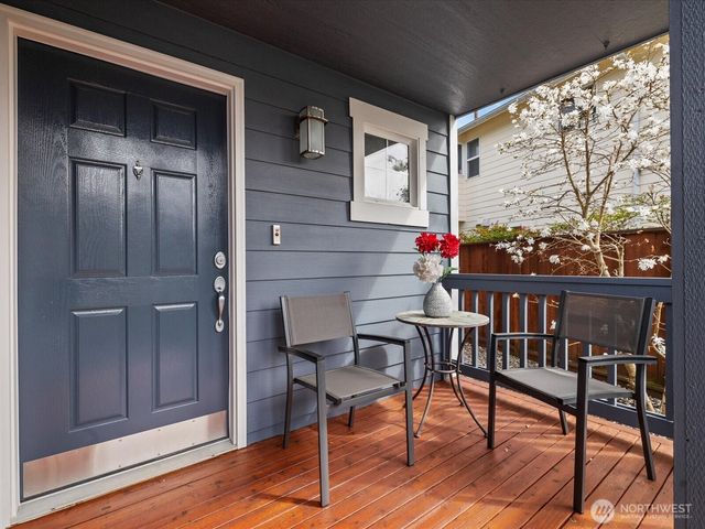 8902 NE 178th St, Bothell, WA 98011