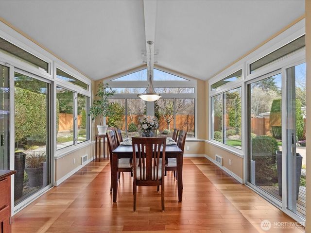 8902 NE 178th St, Bothell, WA 98011