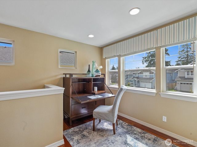 8902 NE 178th St, Bothell, WA 98011