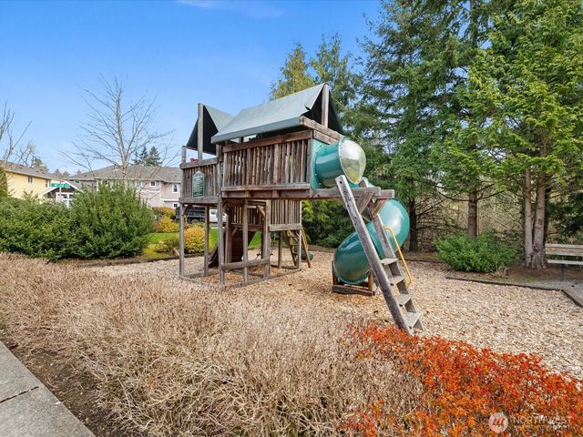 8902 NE 178th St, Bothell, WA 98011