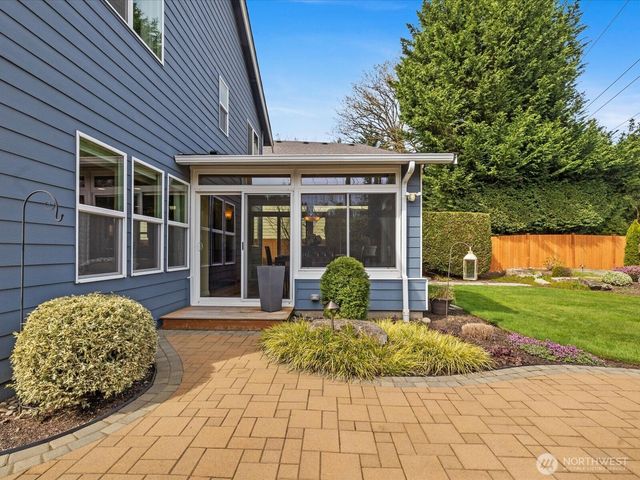 8902 NE 178th St, Bothell, WA 98011