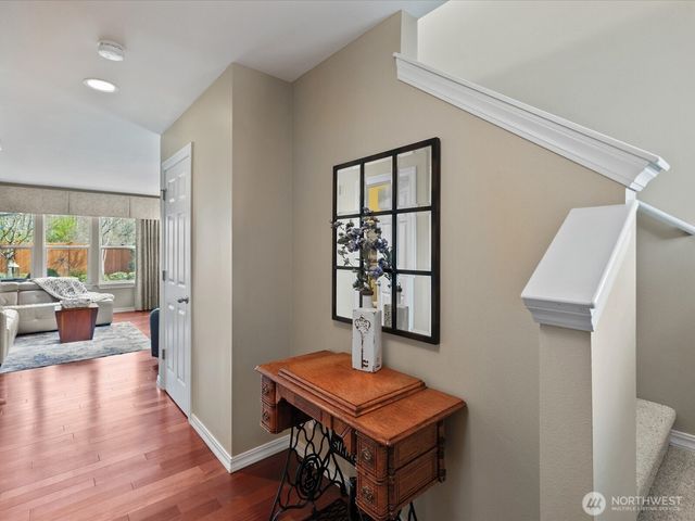 8902 NE 178th St, Bothell, WA 98011