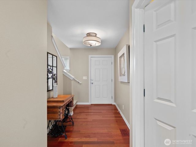 8902 NE 178th St, Bothell, WA 98011